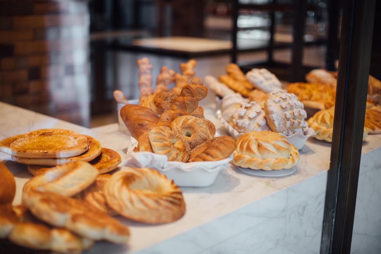 Hyatt Regency Tashkent Hotel Exterior photo Baked goods at a bakery